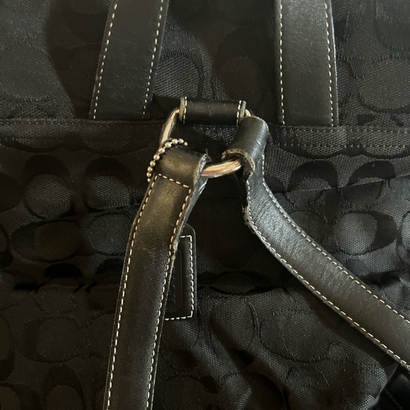 Coach - Picture 4 of 16